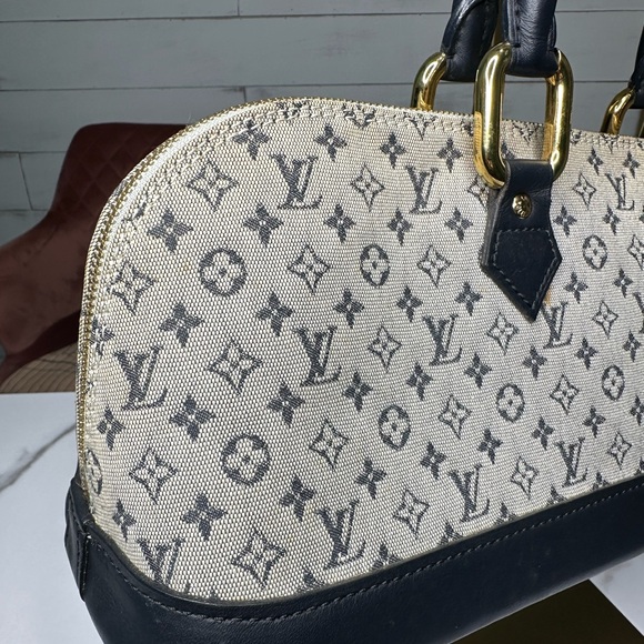 Louis Vuitton Monogram Mini Lin Alma Long Handbag - Picture 14 of 15